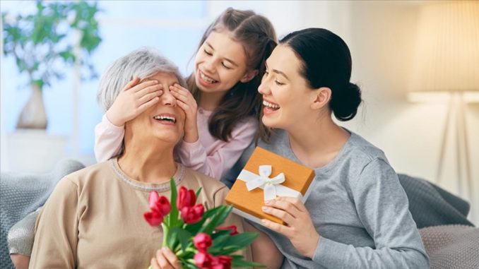 anneler-gununde-internetten-en-fazla-tercih-edilen-hediyeler-atNNpa5h.jpg