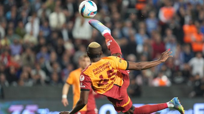 galatasaray-taraftarlari-yonetimden-osimheni-istedi-niyeryali-golcunun-tepkisi-gundem-oldu-qRRhOjJC.jpg